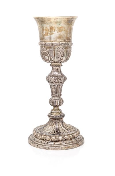Calice liturgico antico, argento sbalzato
