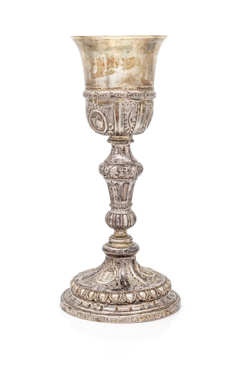 Calice liturgico antico, argento sbalzato