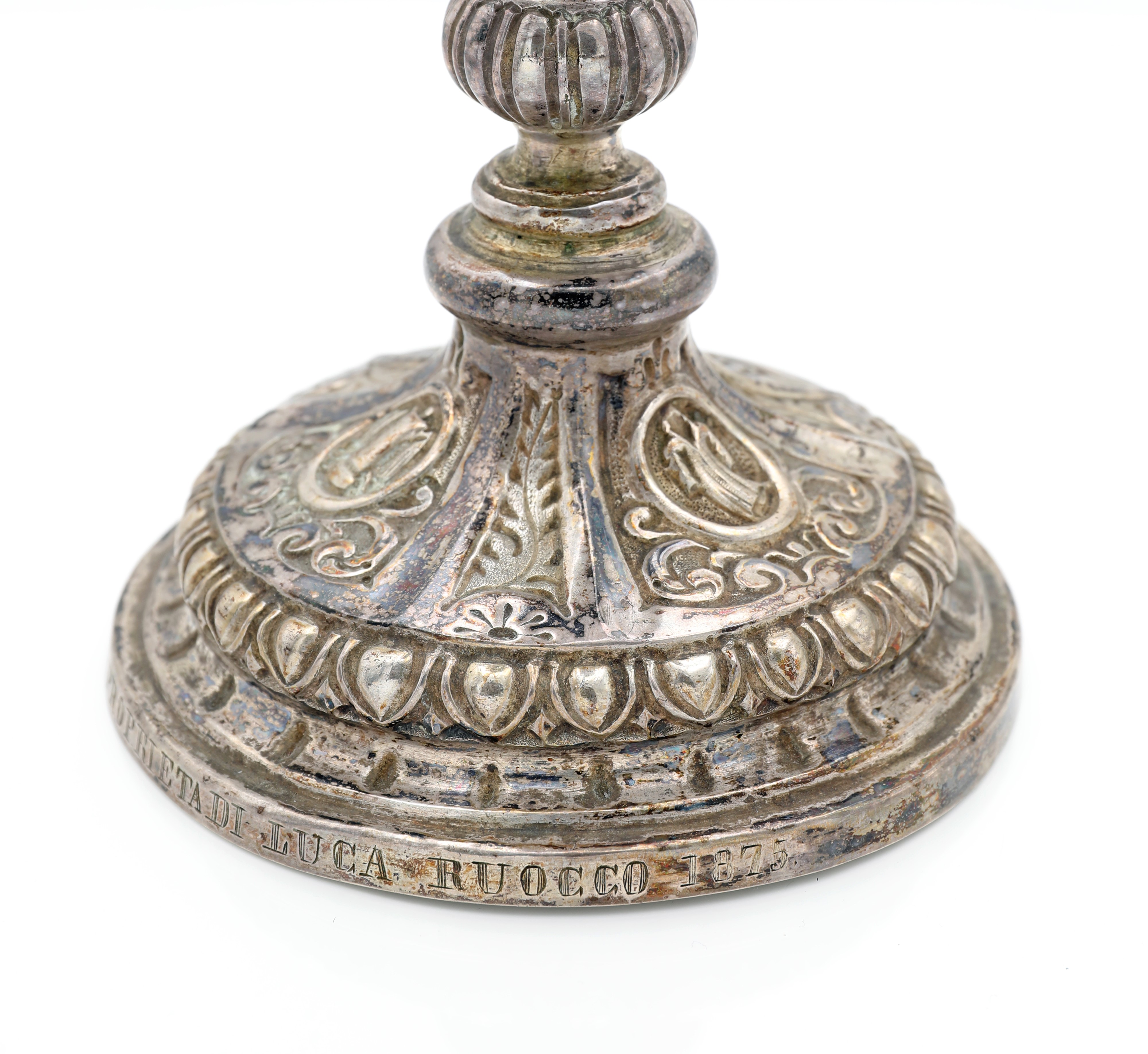 Calice liturgico antico, argento sbalzato
