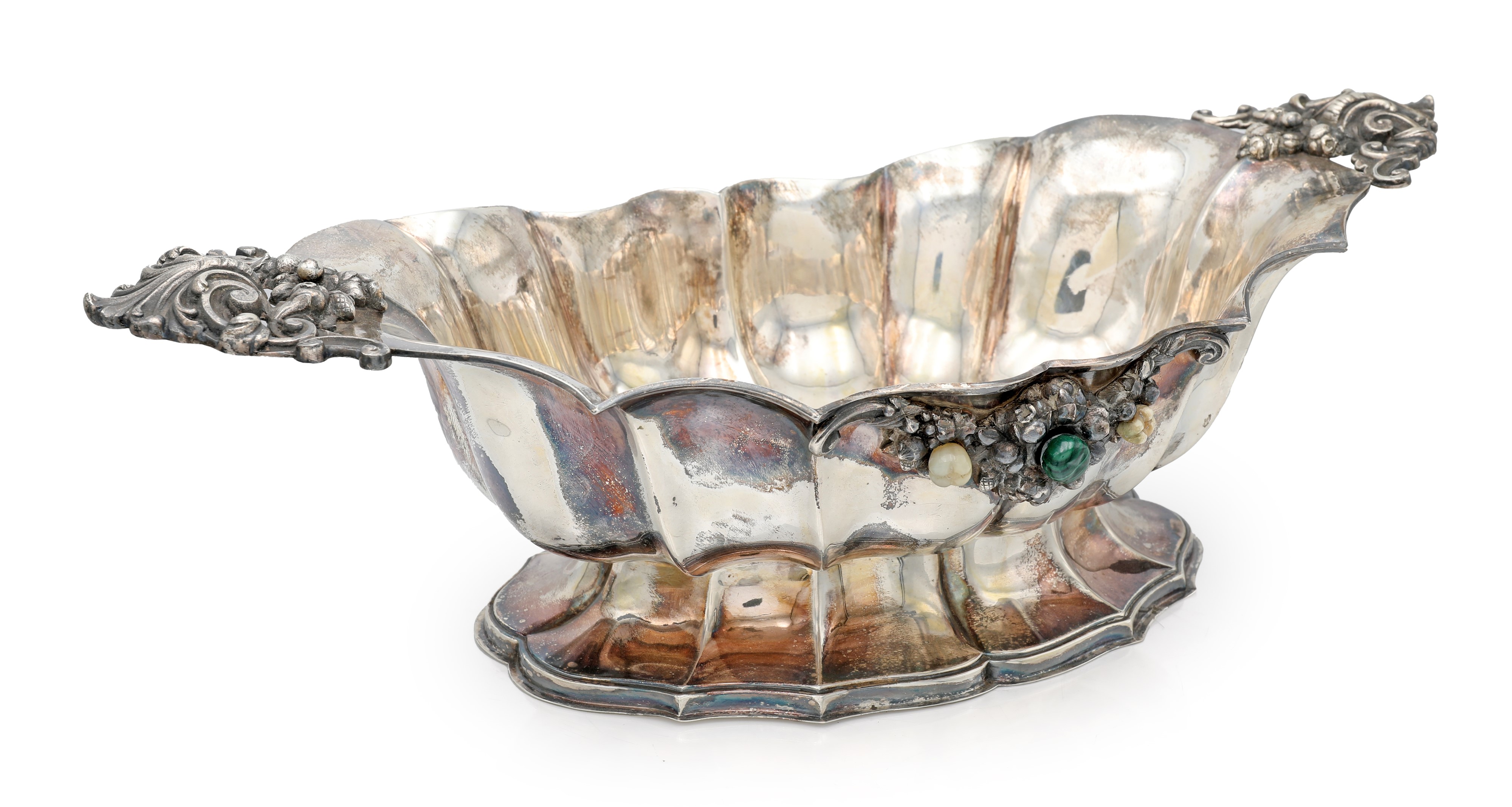 Centrotavola, argento 800/000 con applicazioni in pietra dura e decorazioni a frutta