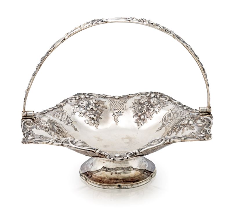 Cesto centrotavola in argento con manico, Londra, 1869