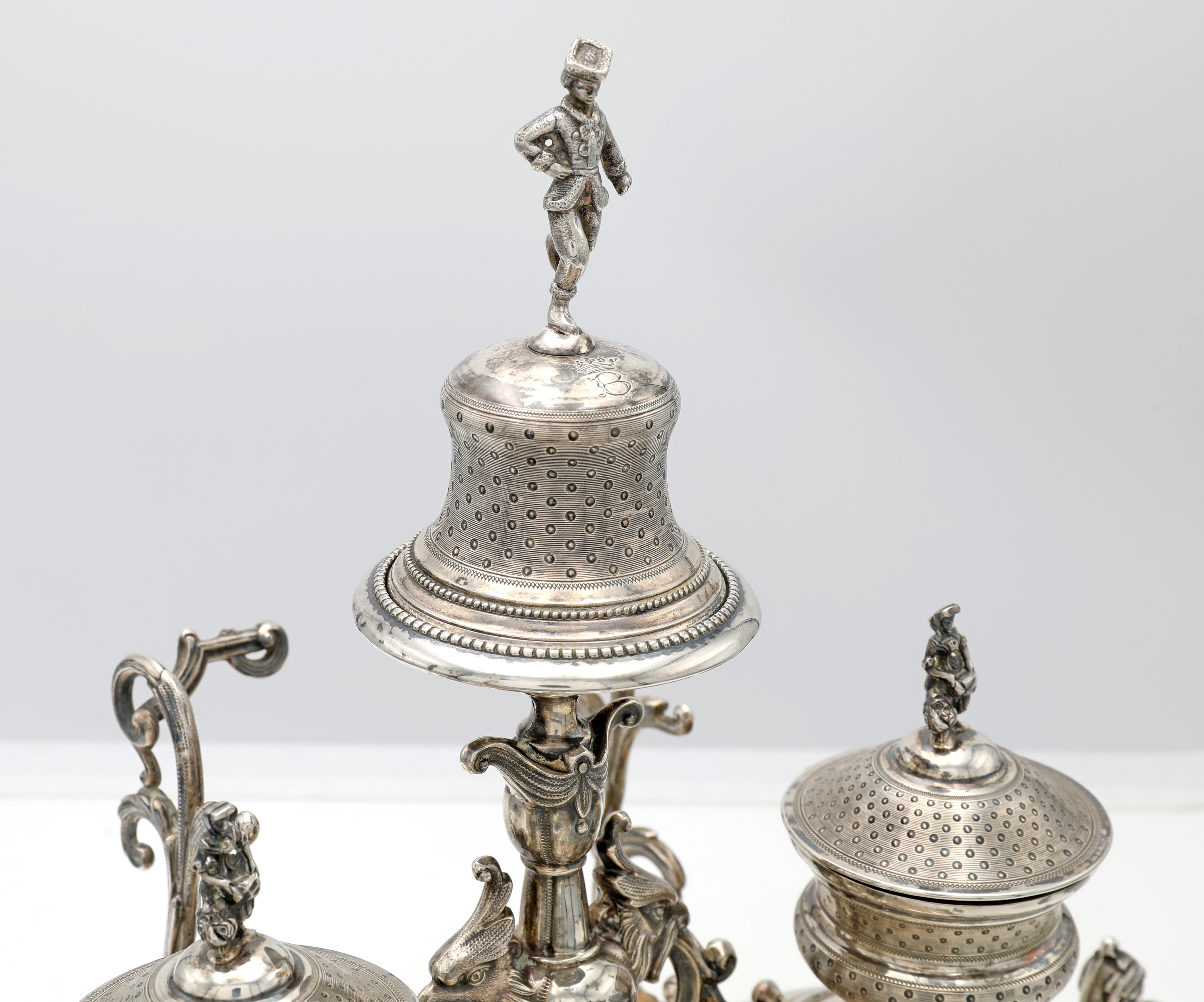 Oggetto decorativo, Calamaio in argento 916/000 con campanella e campi per inchiostro, Spagna, XX...