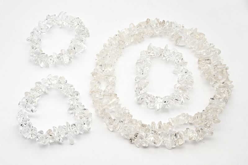 Cristallo di rocca, collana e tre bracciali