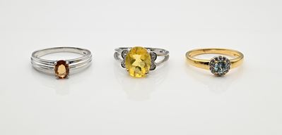 Lotto di tre anelli, argento 925/1000 e pietre