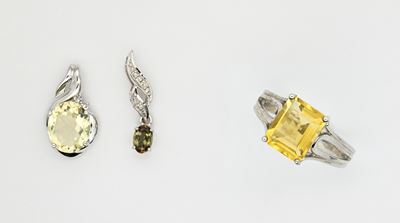 Argento 925/1000, Lotto di anello e due pendenti con quarzi