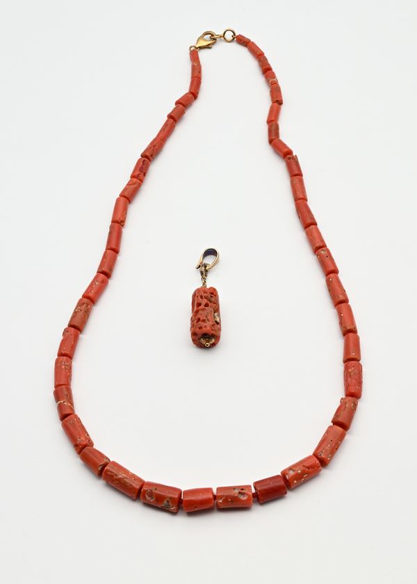 Collana e ciondolo in corallo e argento  - Asta Asta a Tempo - Gemme di Mille Colori - Casa d'Aste Arcadia
