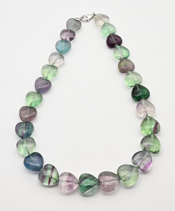 Collana in fluorite in taglio cuore e argento  - Auction Time Auction -  Gems of a Thousand Colors - Casa d'Aste Arcadia