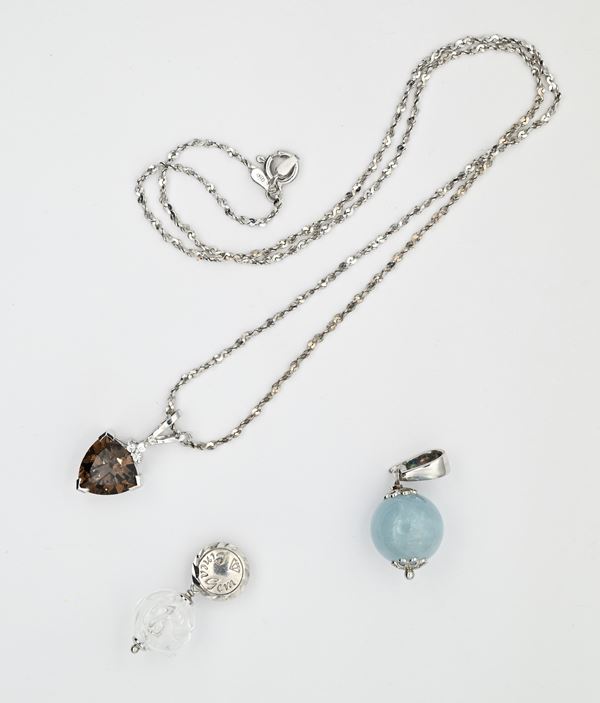 Lotto di tre pendenti in argento e pietre semipreziose  - Auction Time Auction -  Gems of a Thousand Colors - Casa d'Aste Arcadia