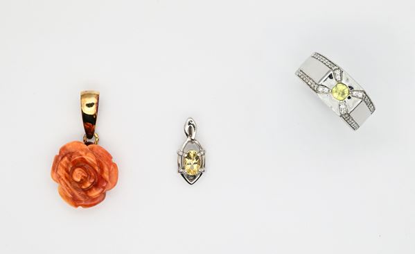 Lotto di anello e due pendenti in argento, pietre dure e semipreziose  - Auction Time Auction -  Gems of a Thousand Colors - Casa d'Aste Arcadia
