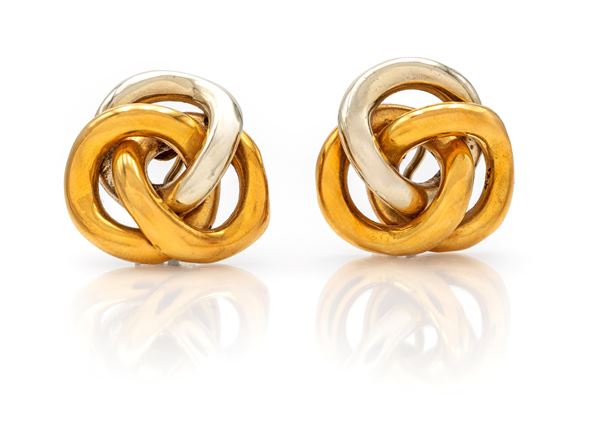 Coppia di orecchini in oro a tre colori