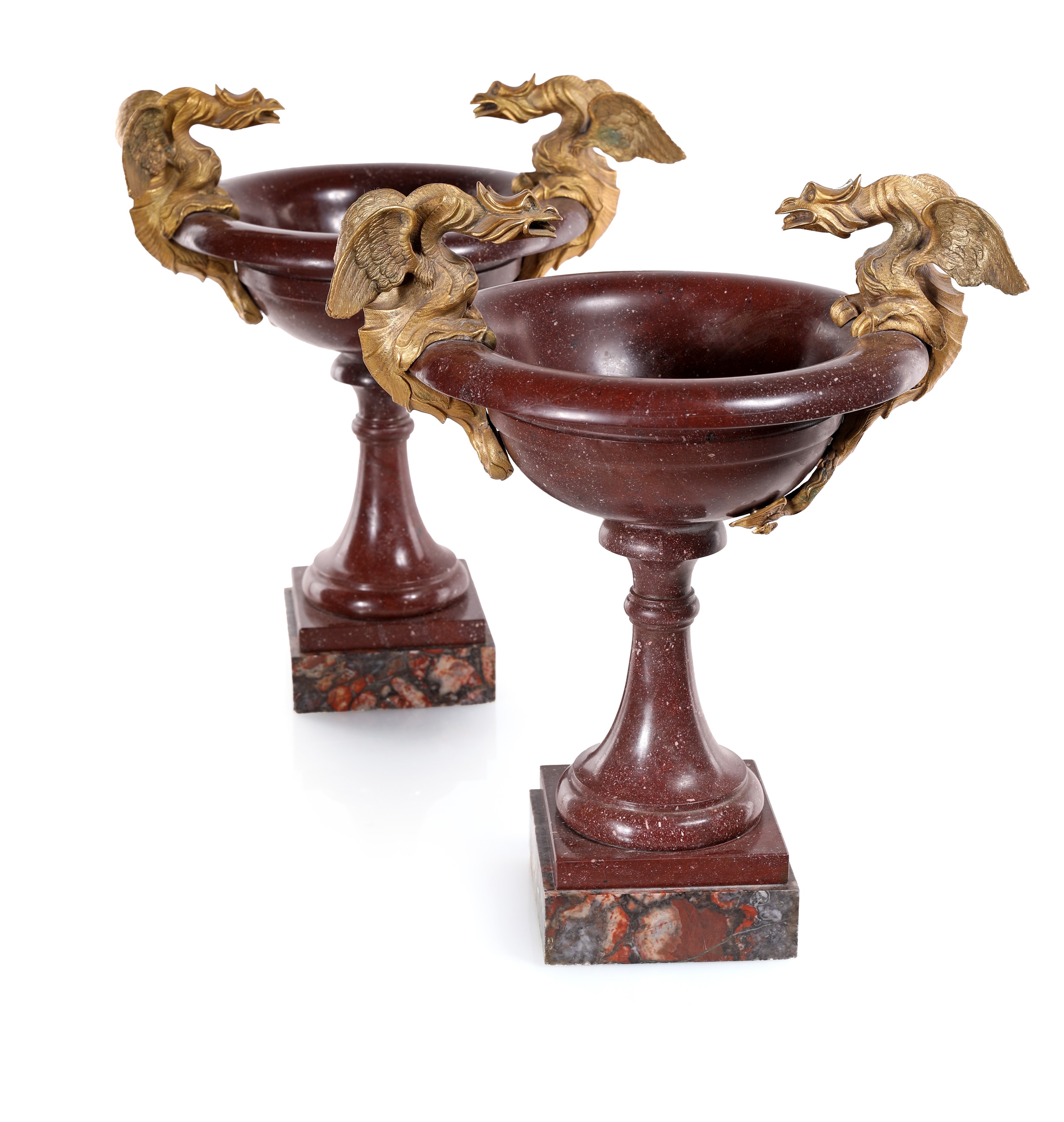 Coppia di coppe ornamentali, porfido e marmo africano con grifoni in bronzo dorato,  XIX secolo