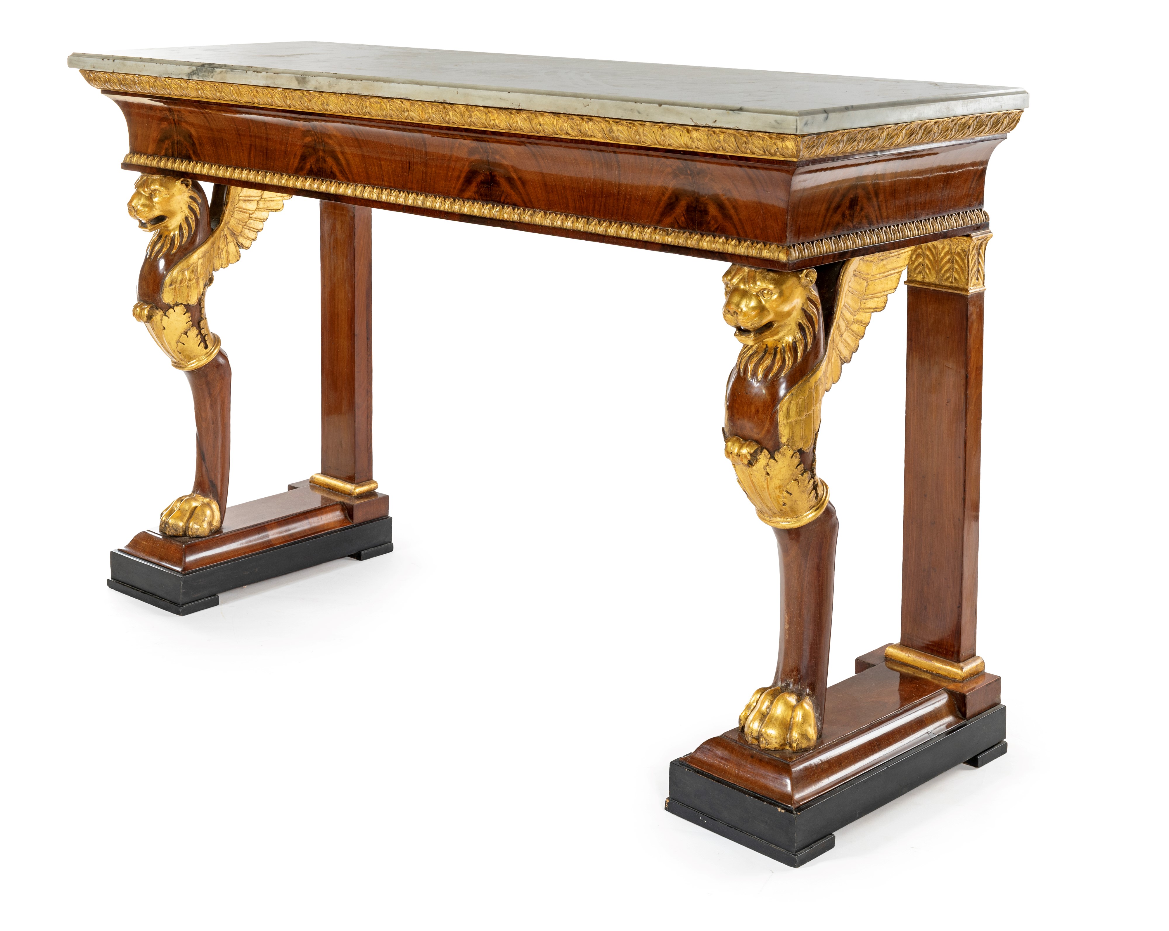 Console, piano rettangolare in marmo bianco, mogano dorato con decorazioni a rilievo, XIX secolo