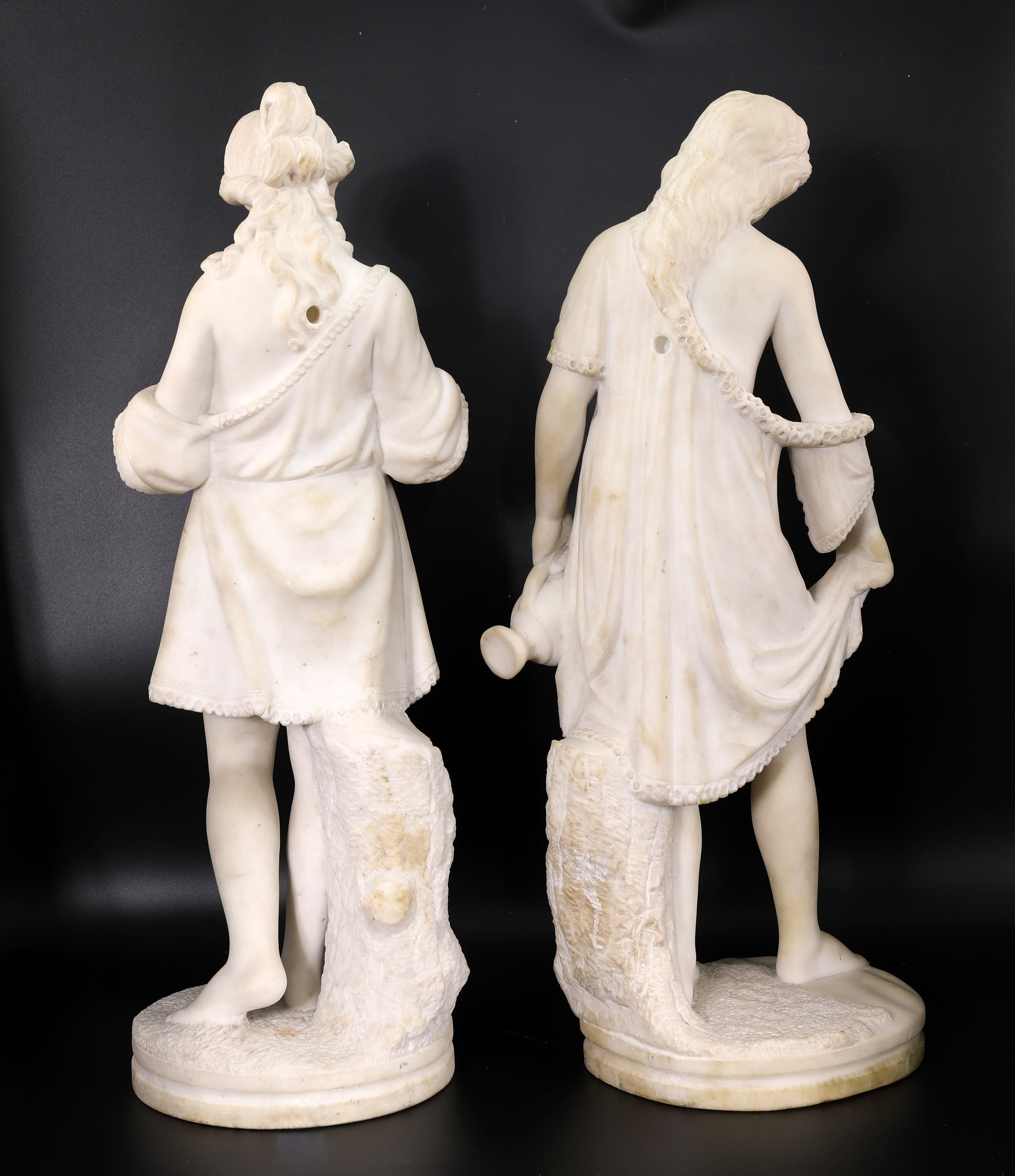 Coppia di sculture, Flora ed Ebe, marmo bianco, inizi del XX secolo