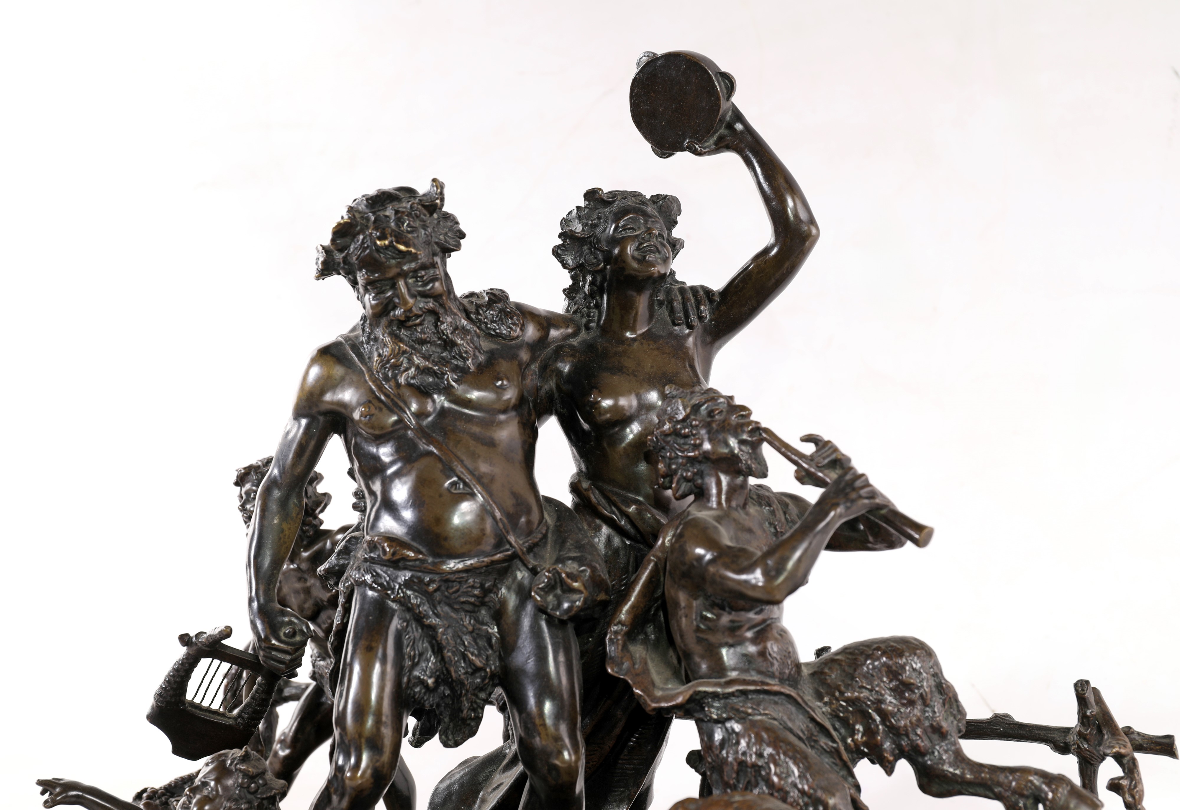 Carl Bröse - Baccanale con satiro e fanciulla, putti, Pan e una capretta, bronzo brunito
