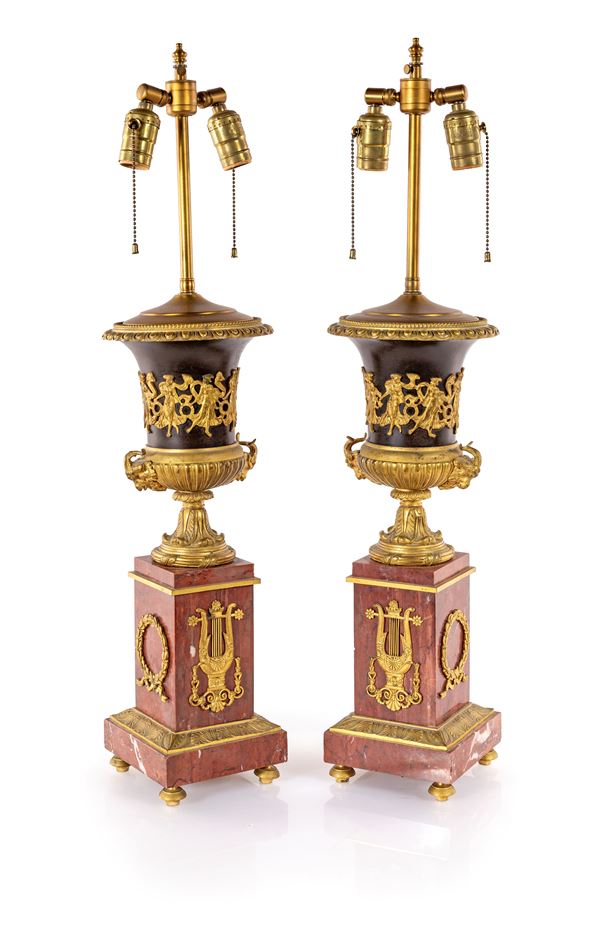 Coppia di lampade da tavolo in marmo e bronzo brunito e dorato, Francia, XIX secolo