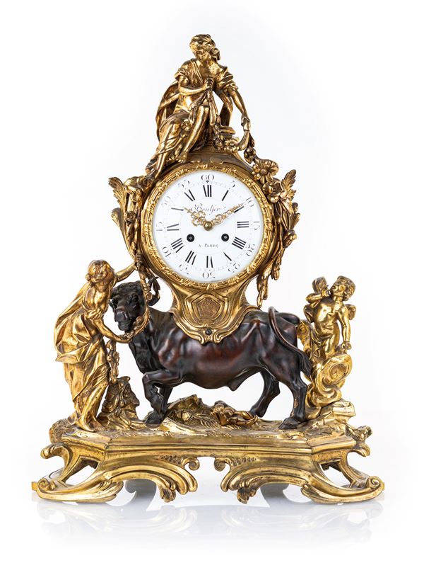 Orologio da camino in bronzo dorato e brunito, Francia, prima metà del XIX secolo