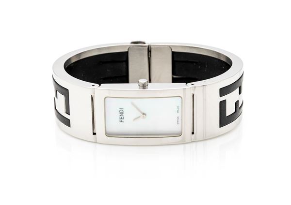 Orologio Fendi in acciaio con bracciale integrato
