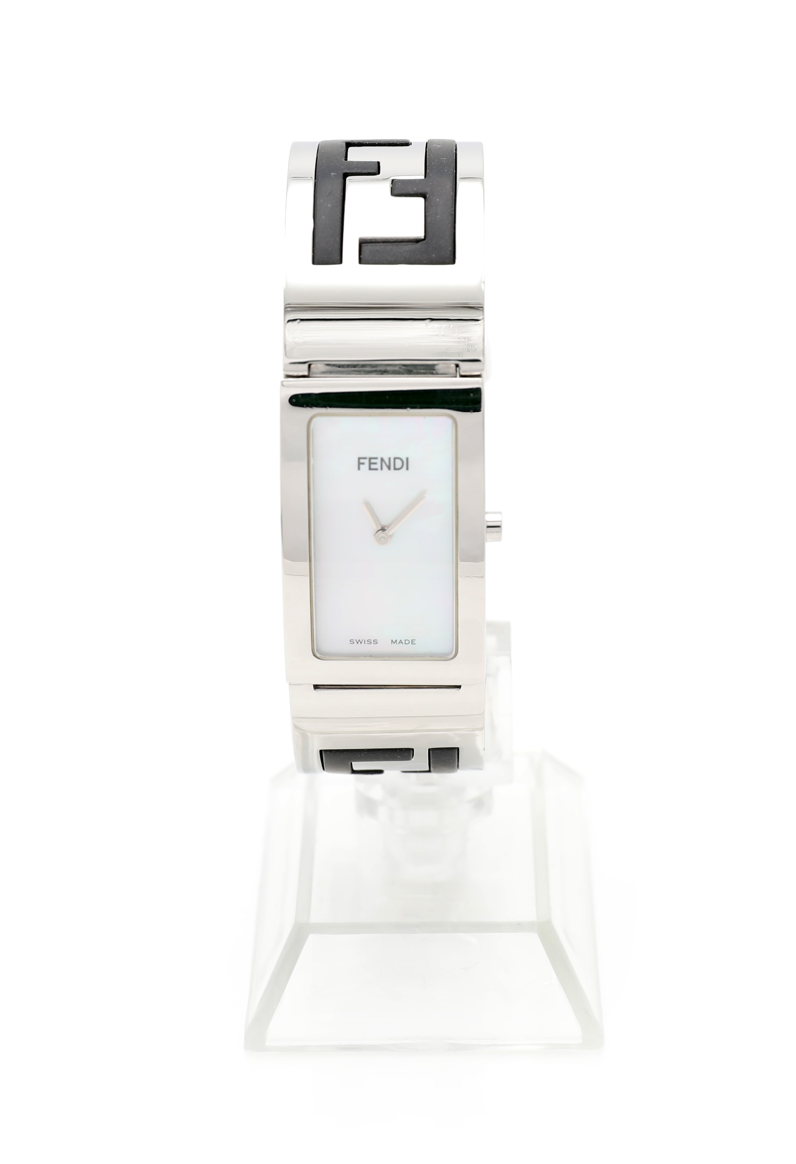 Orologio Fendi in acciaio con bracciale integrato