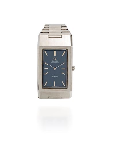 Omega, Tank Curvex “Big Rectangular” in acciaio con quadrante blu, anni ’70