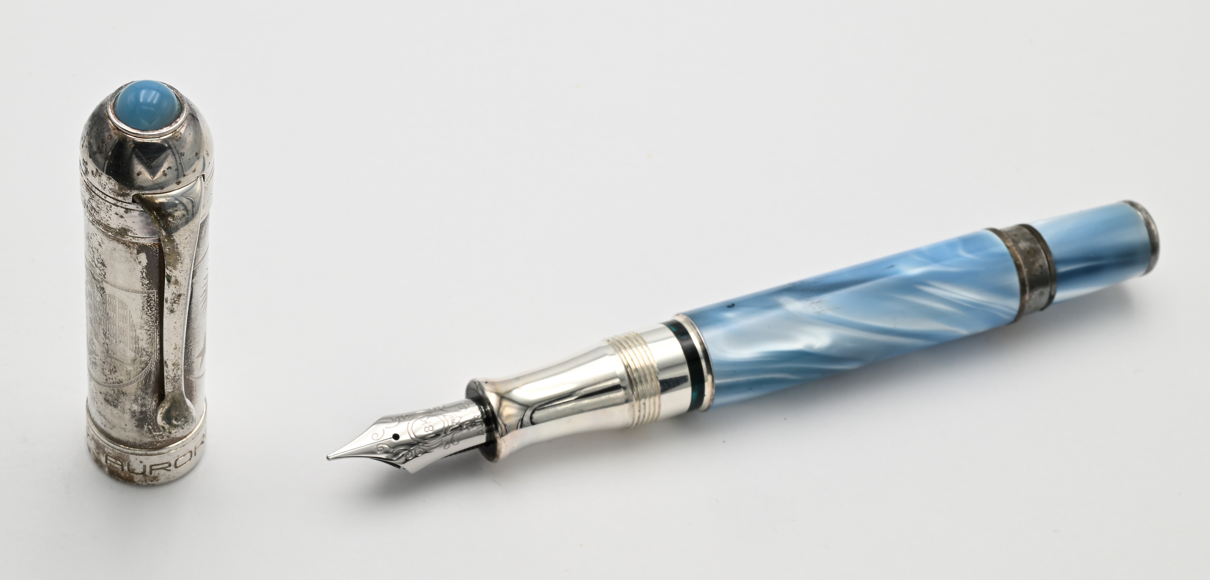 Aurora, Penna stilografica in resina con cappuccio in argento massiccio 925/000 (edizione limitat...