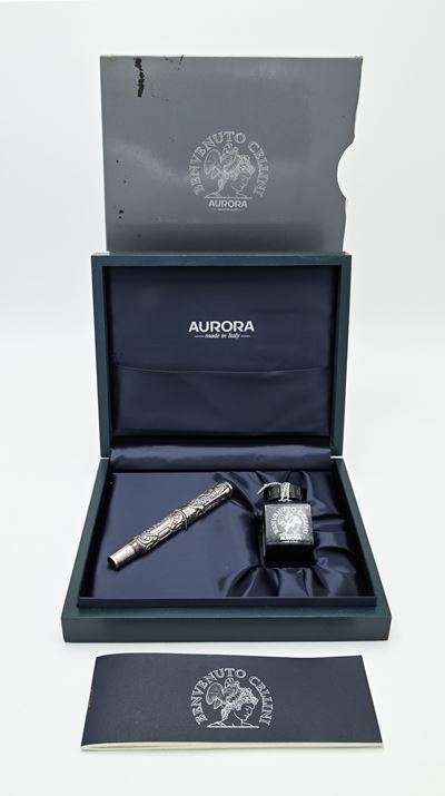 Aurora Benvenuto Cellini, Penna stilografica in argento massiccio cesellato 925/000 con pennino i...