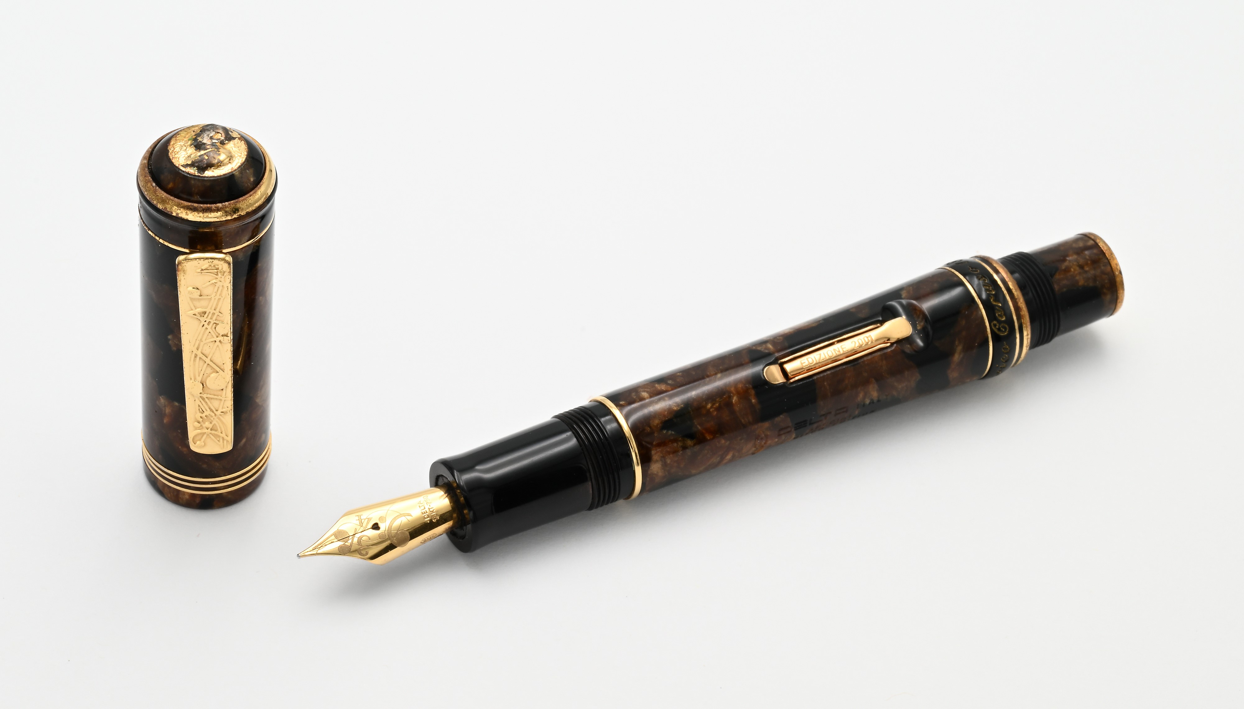 Delta, Enrico Caruso—penna stilografica special limited edition in celluloide, particolari placca...