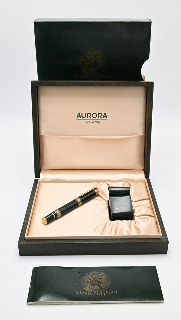 Aurora Dante Alighieri - Penna stilografica in ebanite e metallo rivestito di smalto verde con decorazioni in argento dorato. In edizione limitata 0240/1.919