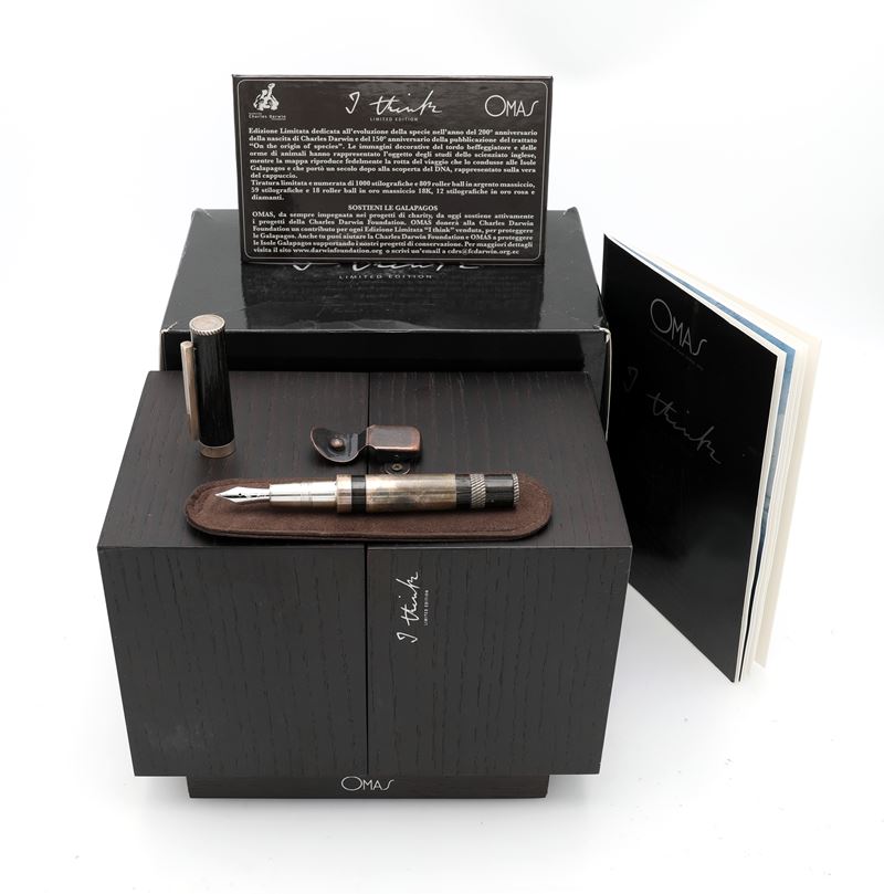 Omas, Charles Darwin — Penna stilografica a stantuffo in argento 925/000 e legno, edizione limita...