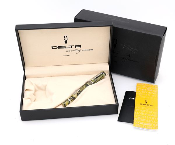 Delta Vecchietti verde chiaro - Penna stilografica in resina con particolari in argento massiccio 925/000