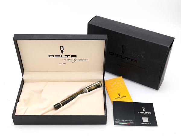 Delta Vecchietti Verde scuro - Penna stilografica in resina con particolari in argento massiccio 925/000