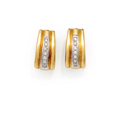 Oro giallo 750/000, Coppia di orecchini con diamanti