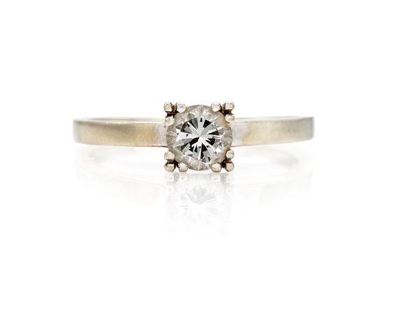 Anello in oro e brillante