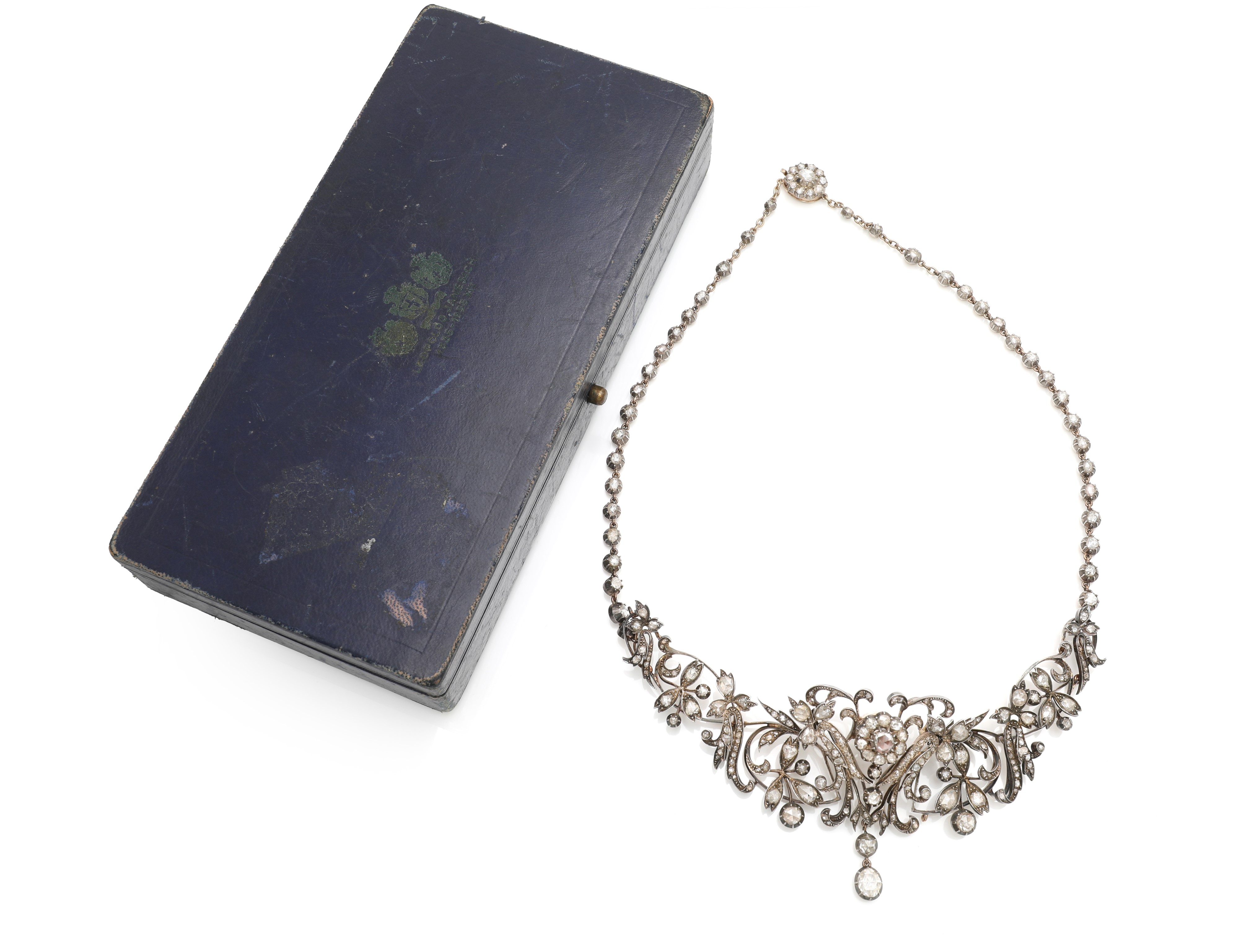 Collana pettorale in oro, argento, diamanti.