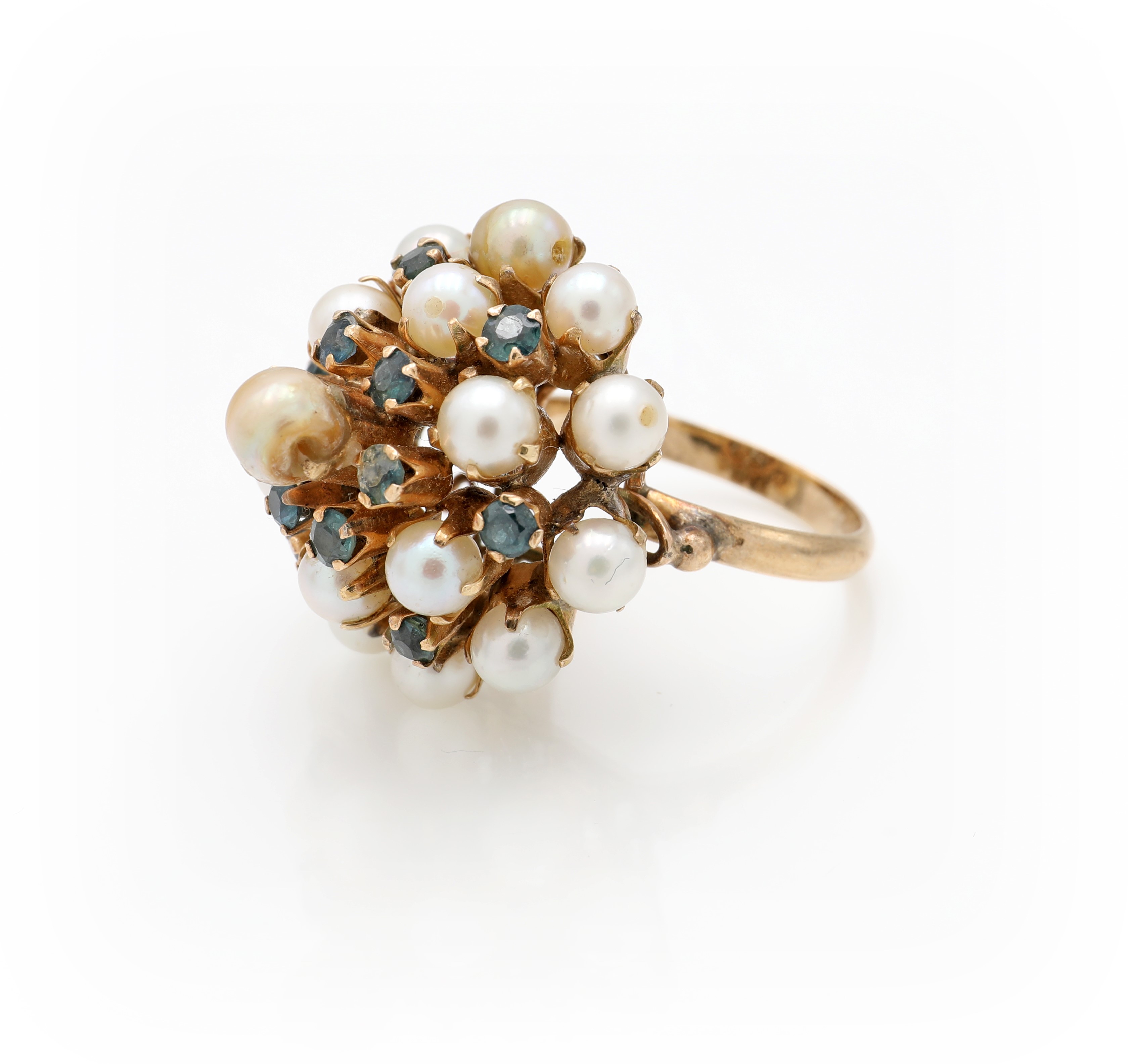 Anello a fiore in oro giallo 750, perle e zaffiri