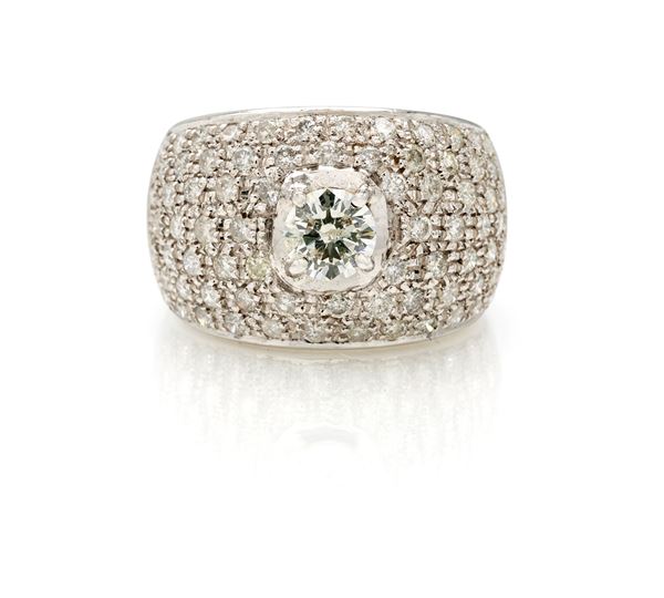 Anello a fascia in oro e brillanti