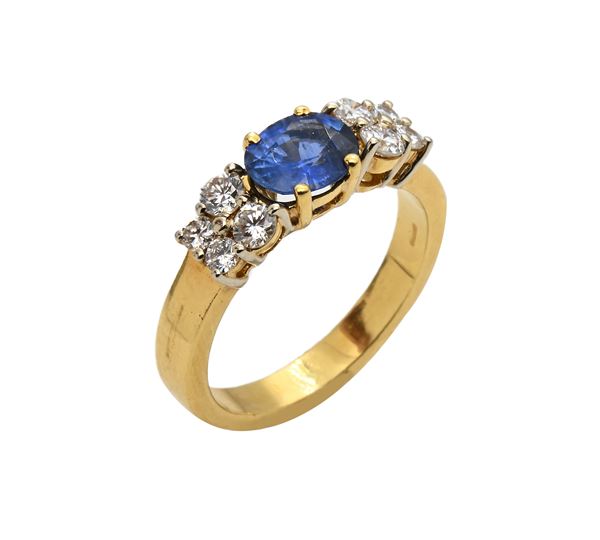 Anello in oro zaffiro e brillanti