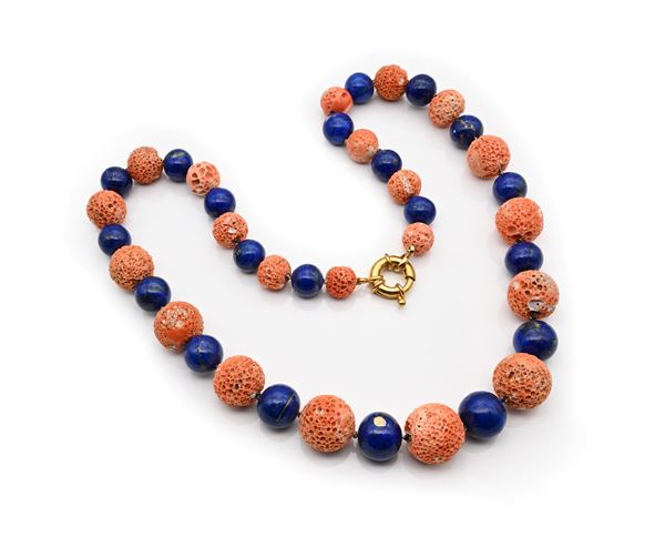 Collana in corallo e lapis