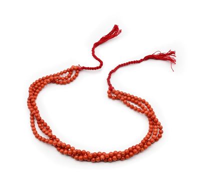 Tre fili in corallo faccettato, lunghezza 50 cm, sfere diametro 6 mm
