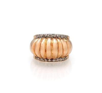 Anello a cupola in oro rosa 750/000 con brillanti