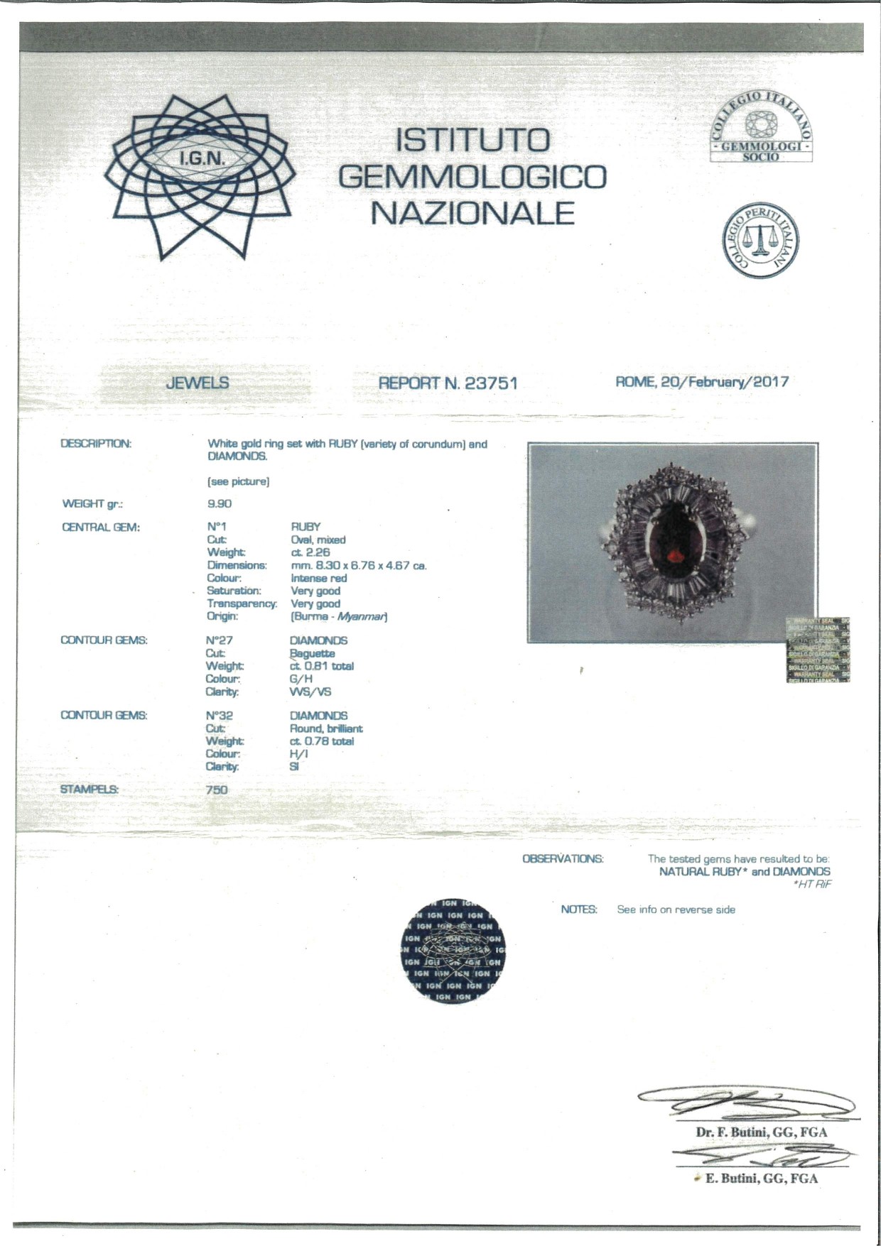 Oro bianco 750, anello con rubino ovale centrale e diamanti (brillanti e baguette)