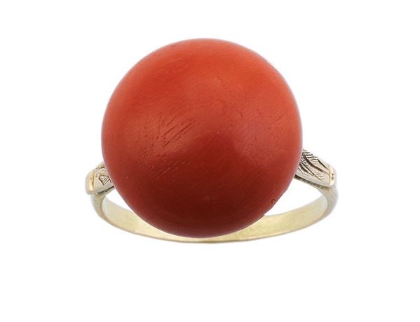 ANELLO CON SPOLA DI CORALLO