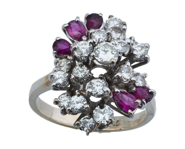 ANELLO CON BRILLANTI E RUBINI