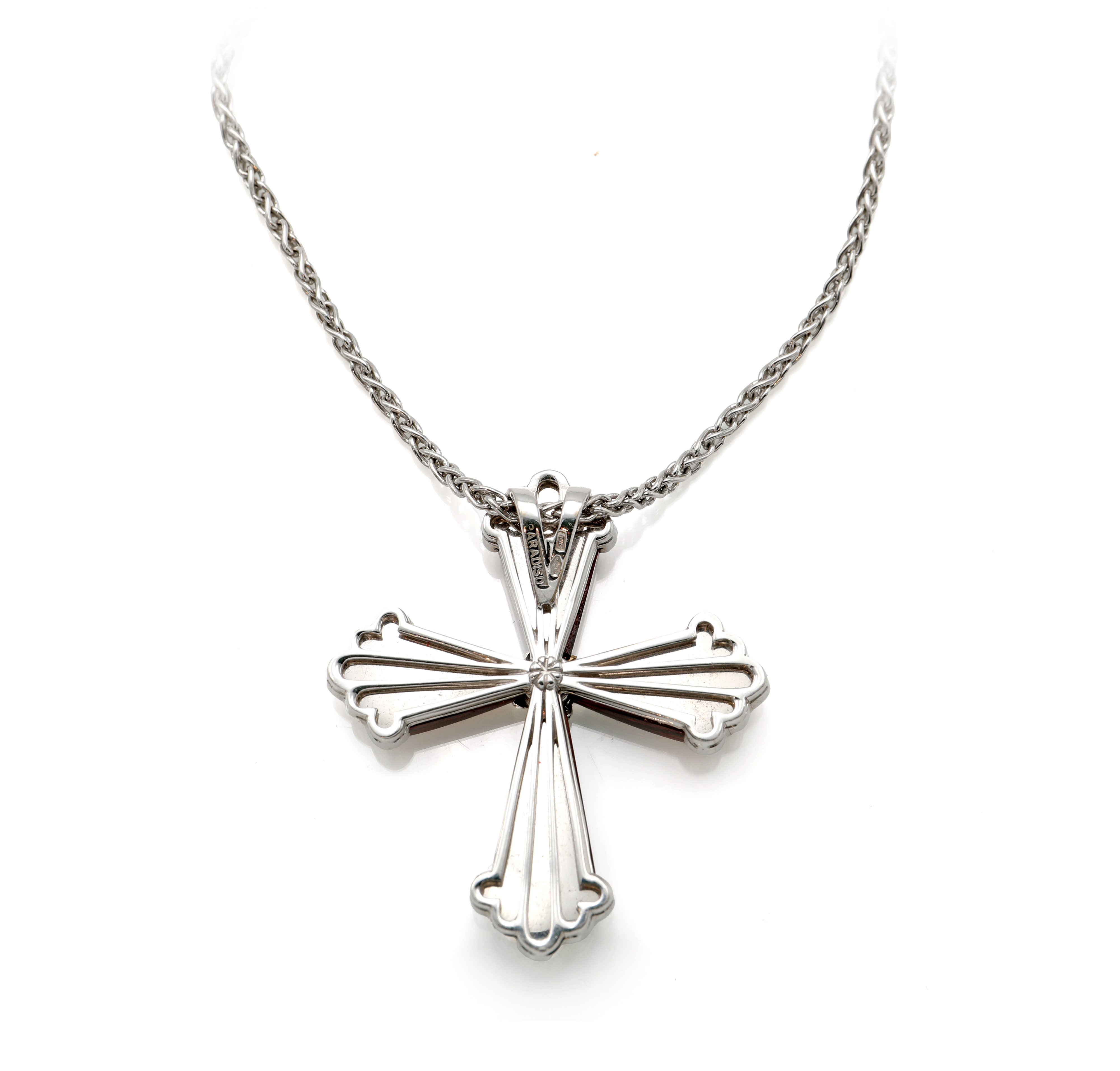 Oro bianco 750, Collana con pendente a croce in oro con brillanti e pietre rosse