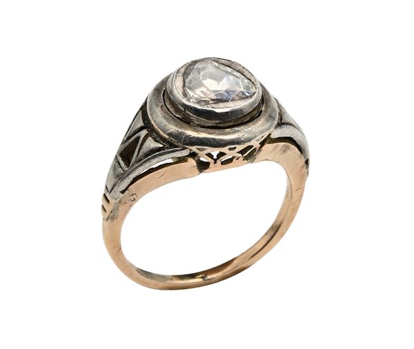Anello antico in oro e diamante in taglio rosa