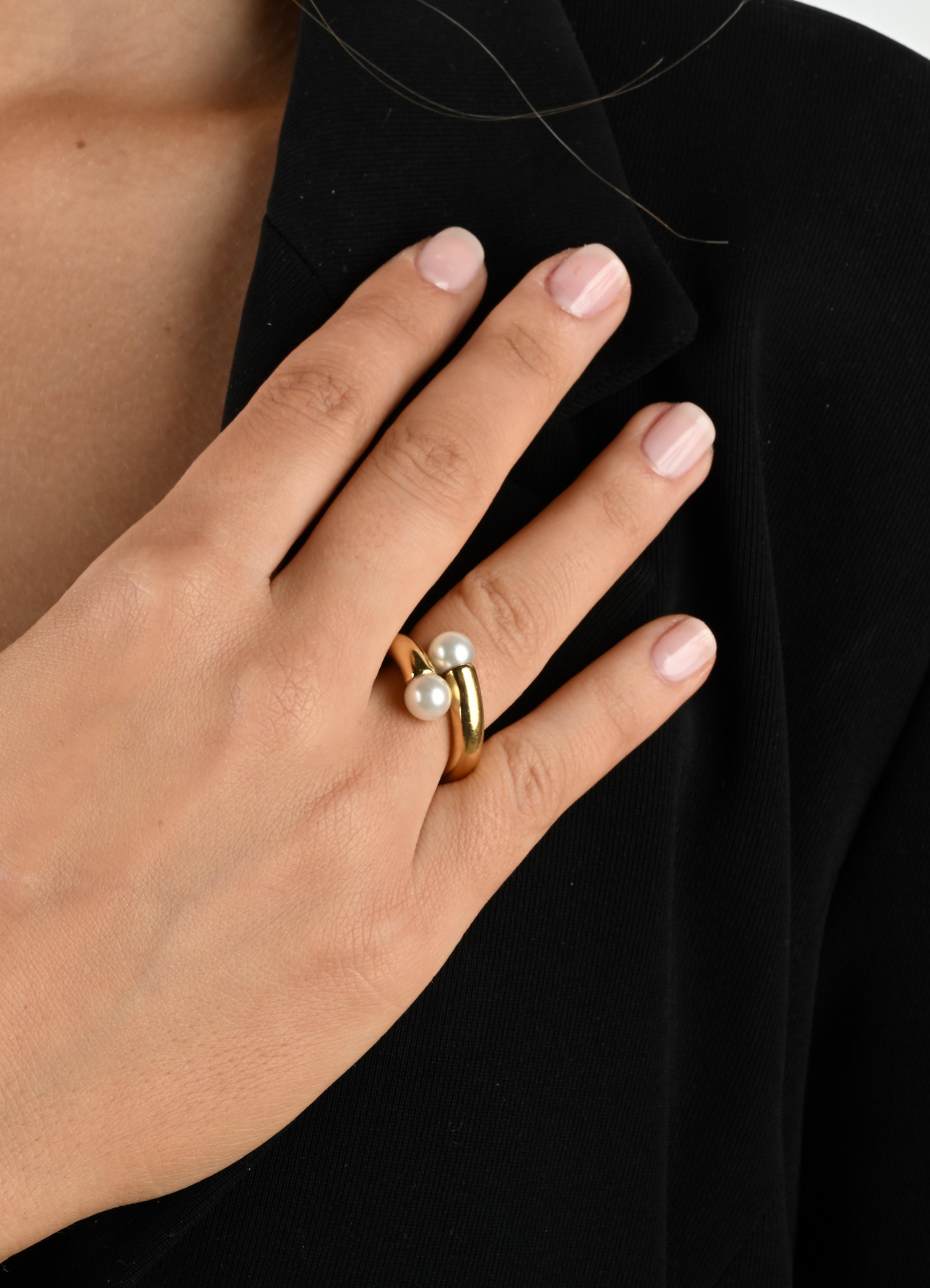Cartier, Anello in oro giallo 750/000 con perle
