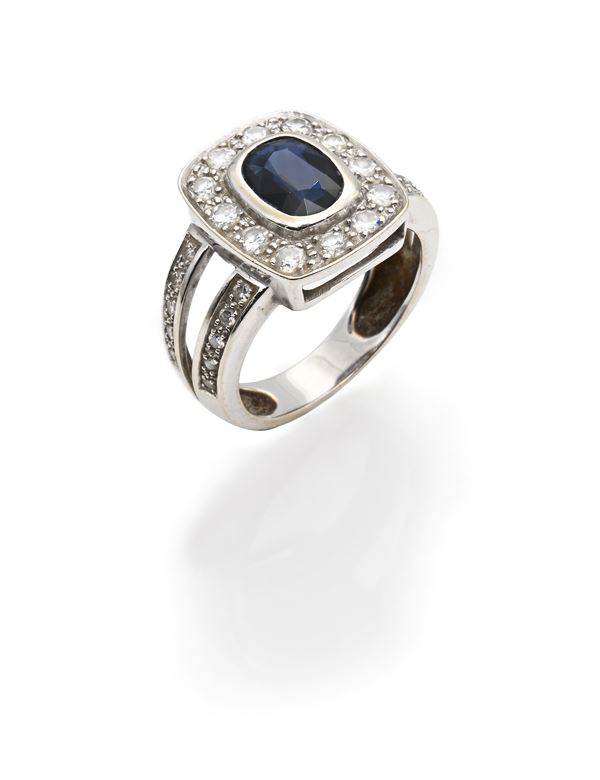 Anello in oro, zaffiro e brillanti