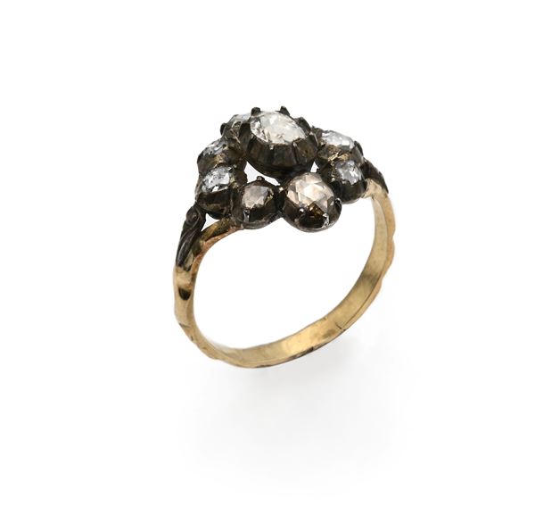 Anello antico in oro, argento e diamanti