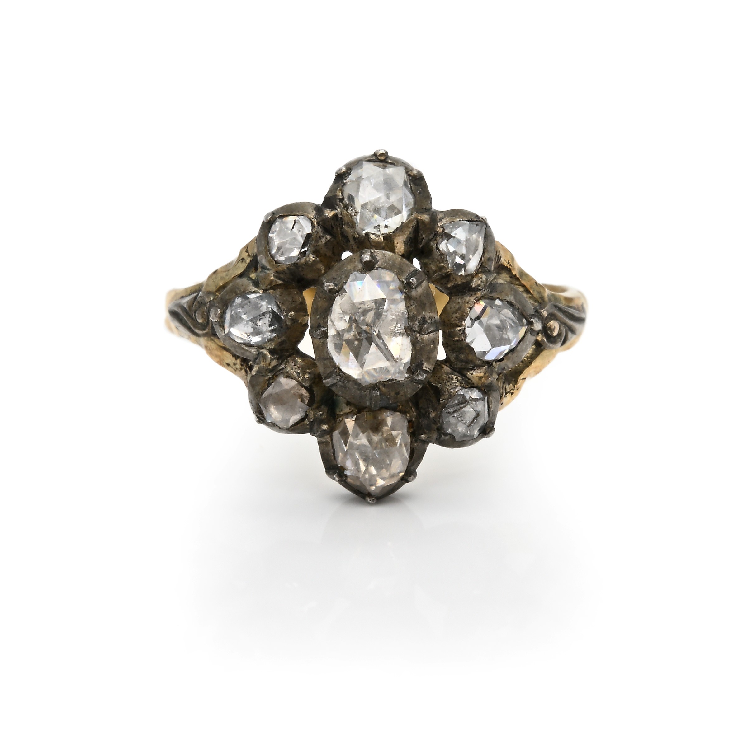 Anello antico in oro giallo 750/000 e argento con elementi in diamanti