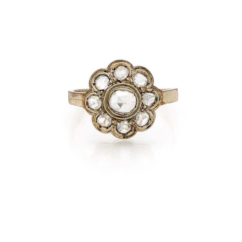 Anello antico in oro giallo 750/000 e argento con diamanti