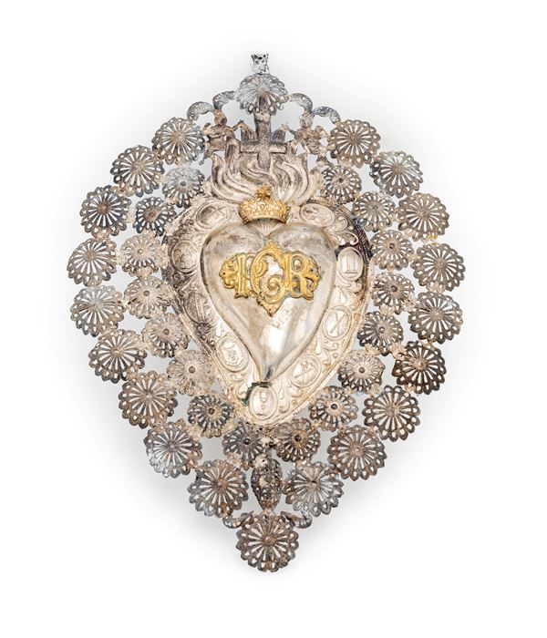 Ex voto in lamina d'argento a forma di cuore